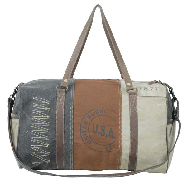 Neutral aesthetic traveller bag