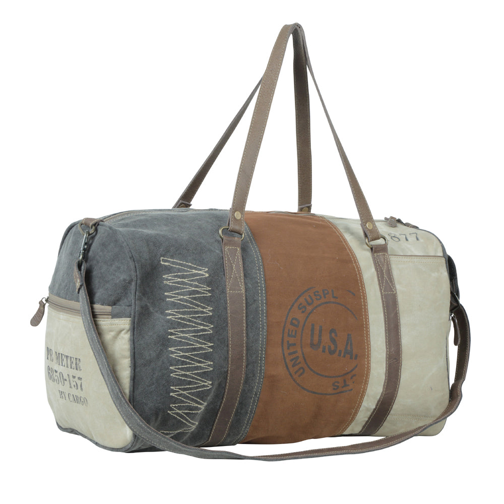 Neutral aesthetic traveller bag - MyraUSA