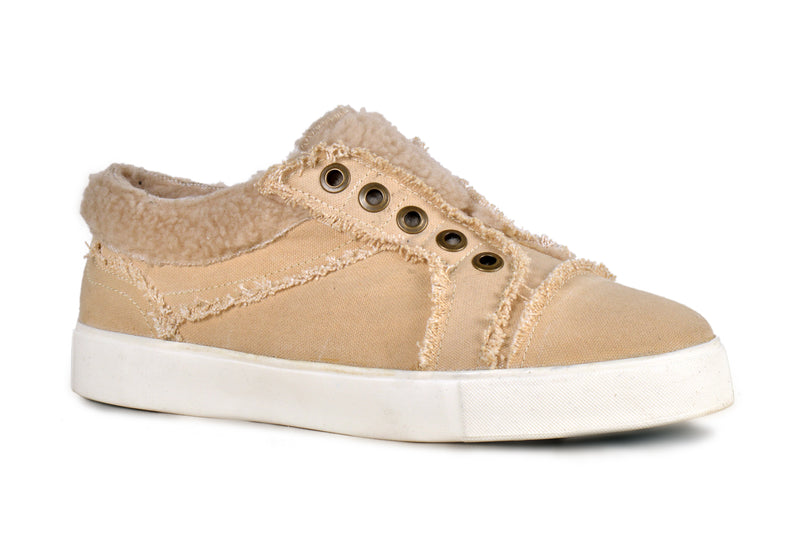 Western sneakers in beige colour with fluffy lining around the opening