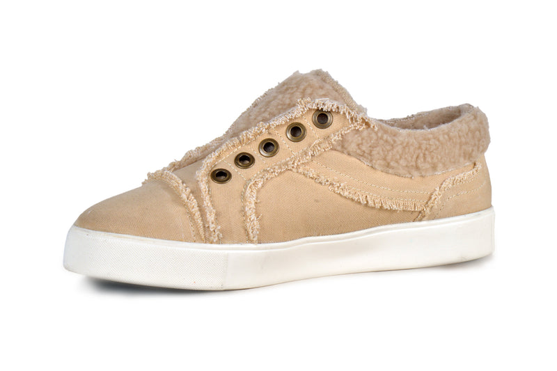 Western sneakers in beige colour with fluffy lining around the opening