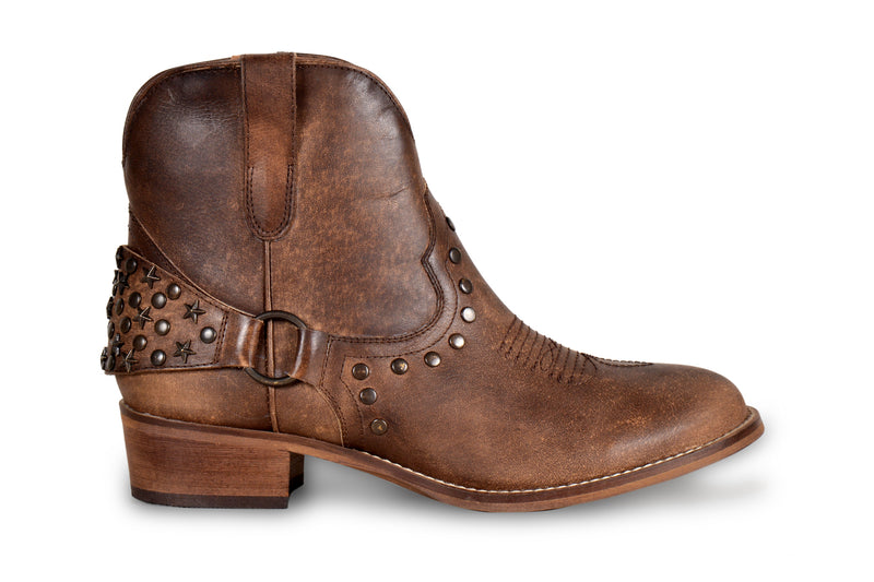 Leather boots for women in brown color