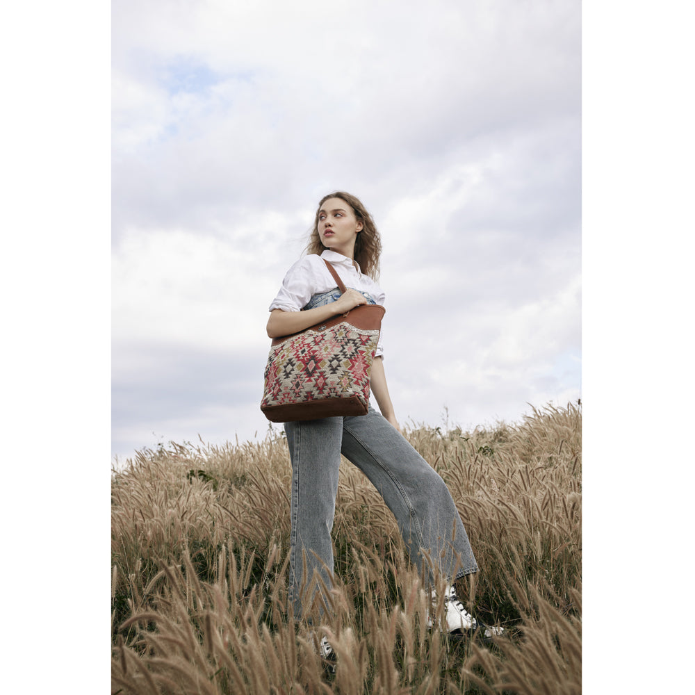 Desert Bloom Tall Tote Bag - Myra USA