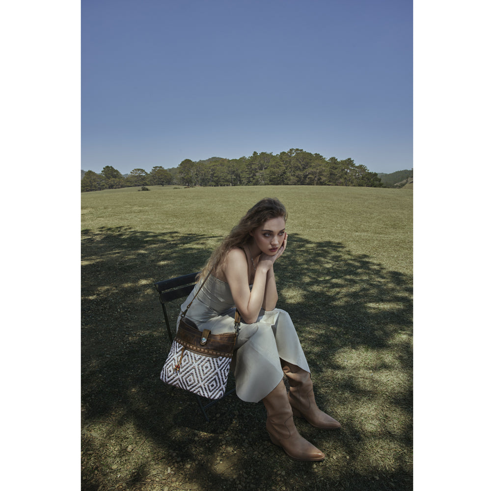 Sand Weaver Shoulder Bag - Myra USA