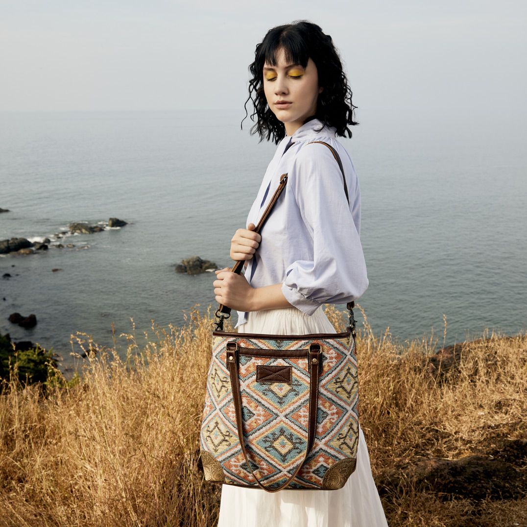 Hussle Tote bag - MyraUSA