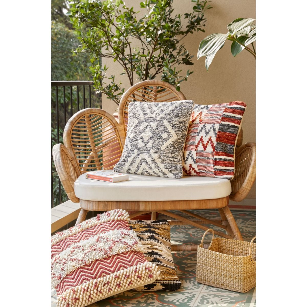 W for warmth Cushion Cover - MyraUSA
